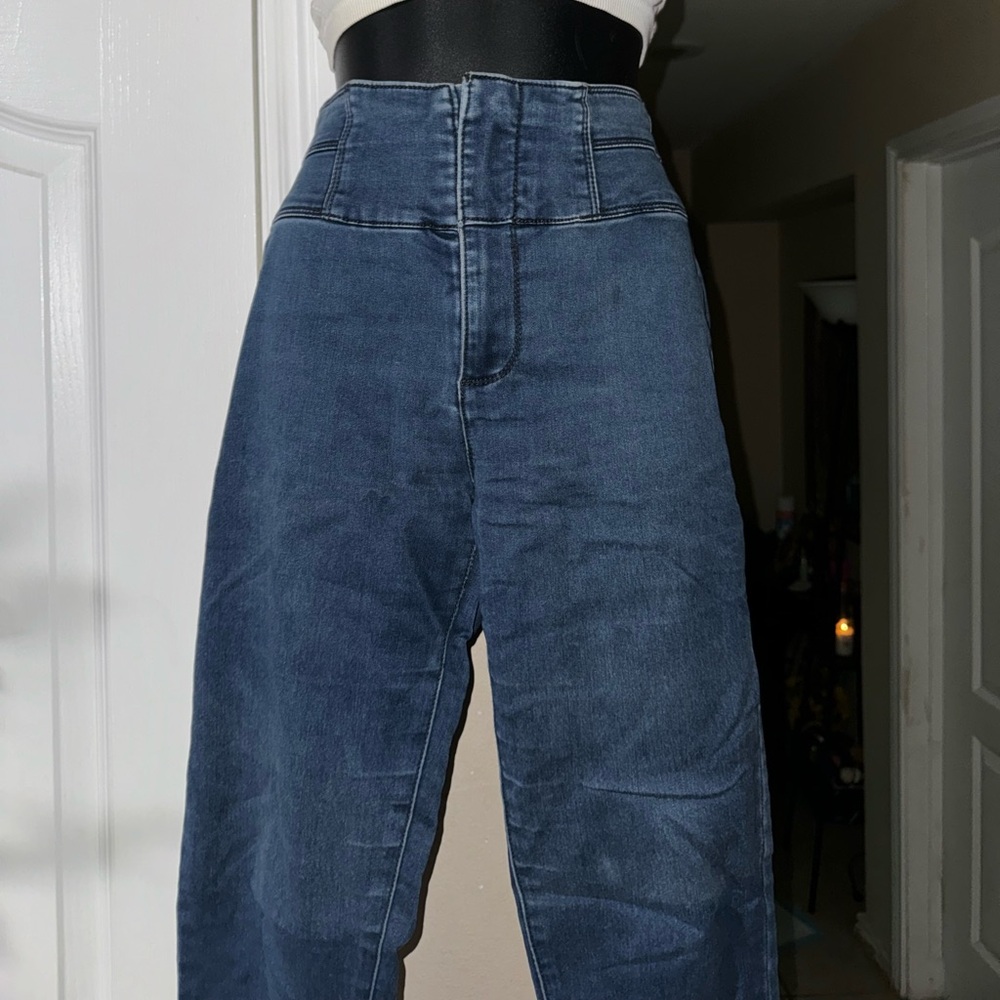 Women’s High Waisted Jean